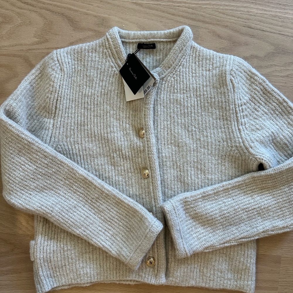 Massimo dutti Brand new with tags . Cardigan size S